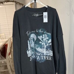 Joshua Tree Graphic Women's Sweater - Black